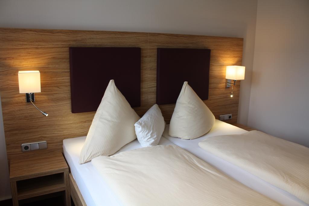 Hotel Zum Kuehlen Grunde Minden  Exteriör bild